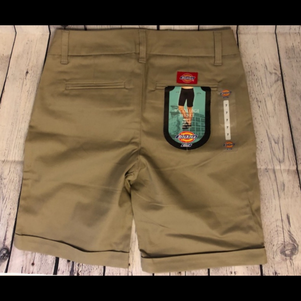 NWT Dickies 9" College Short tan - Size 7 Juniors - Picture 2 of 7